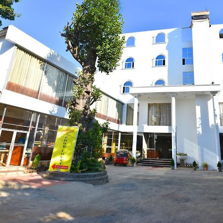 Capitalcity Hotel Badulla Bagian luar foto